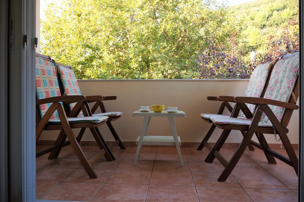 Villa The Platanus Tree Kato Vasiliki ภายนอก รูปภาพ