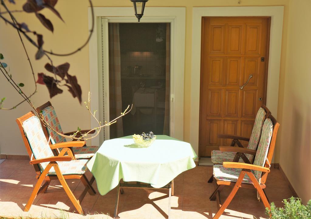 Villa The Platanus Tree Kato Vasiliki ภายนอก รูปภาพ