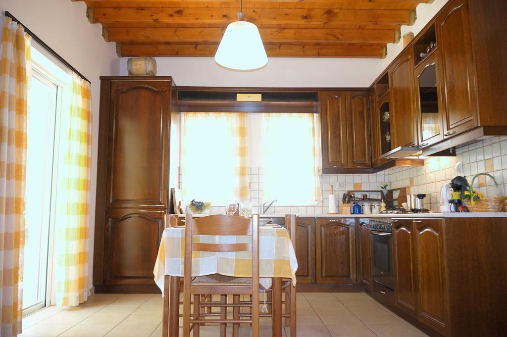 Villa The Platanus Tree Kato Vasiliki ภายนอก รูปภาพ